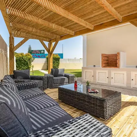 Spectacular Modern House Pool Bbq * البوفيرا